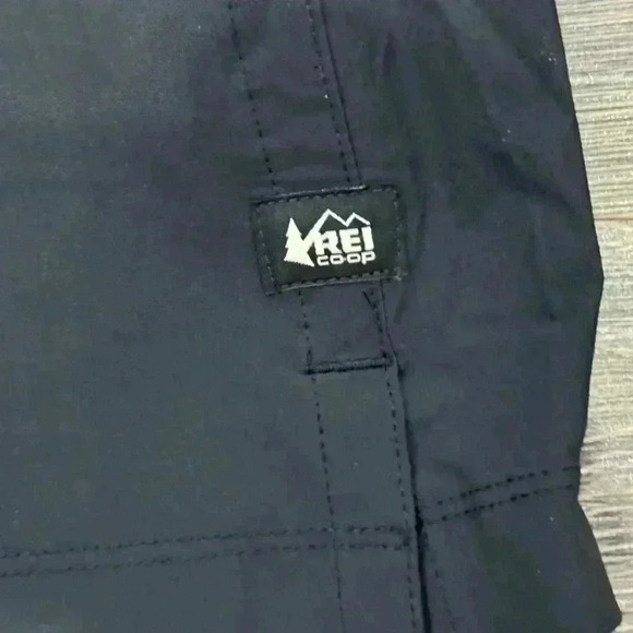 REI Co-op 
Active Pursuits Skort Size Small - Picture 2 of 4